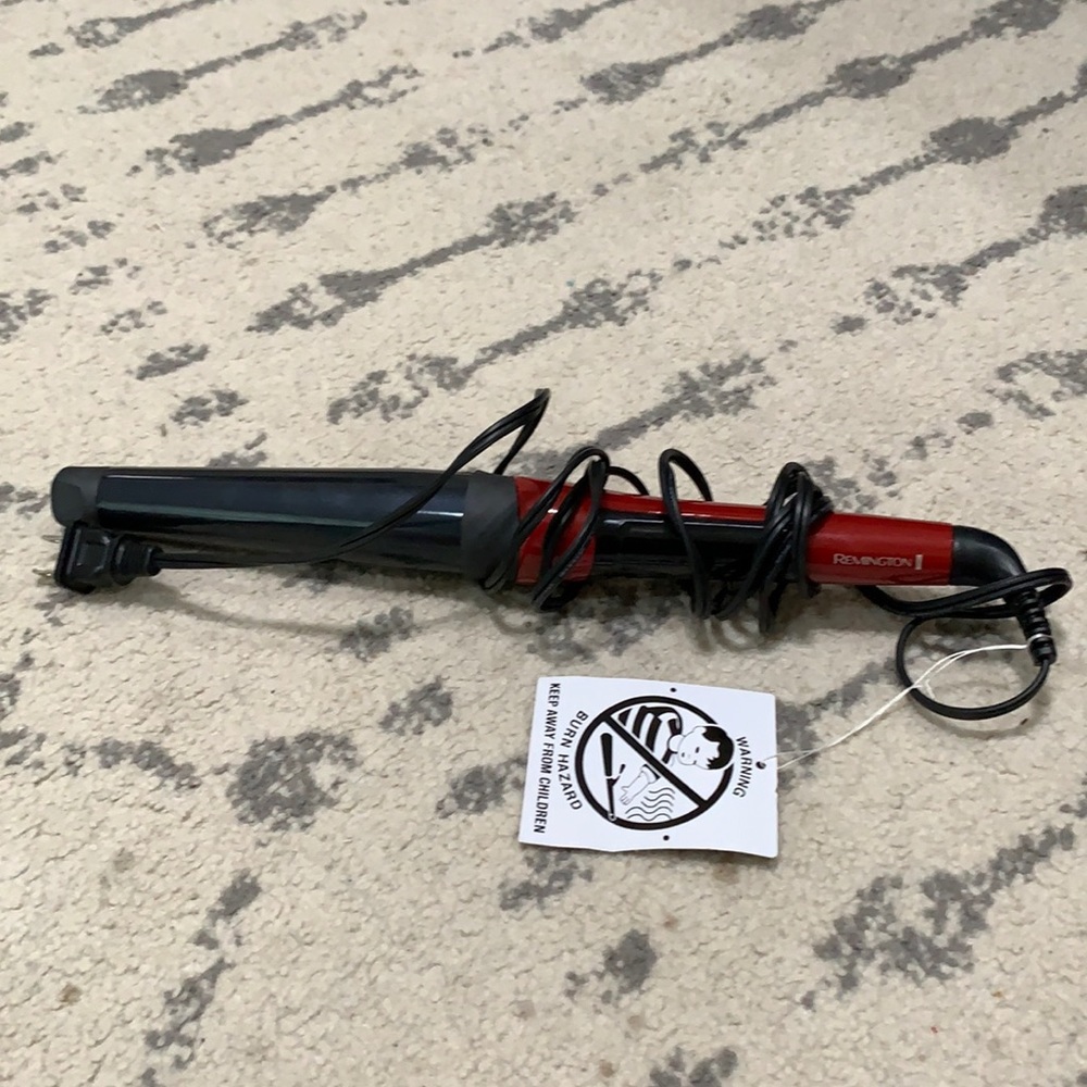 Remington curling wand, 1-1.5 inch barrel.